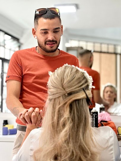 Renan Penteado Salão de Beleza.