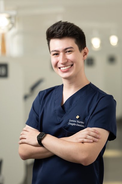 Dr. Gustavo Martins Dentista em Ponta Grossa | Tratamento de Canal e Clínico Geral | Maesti Odontologia